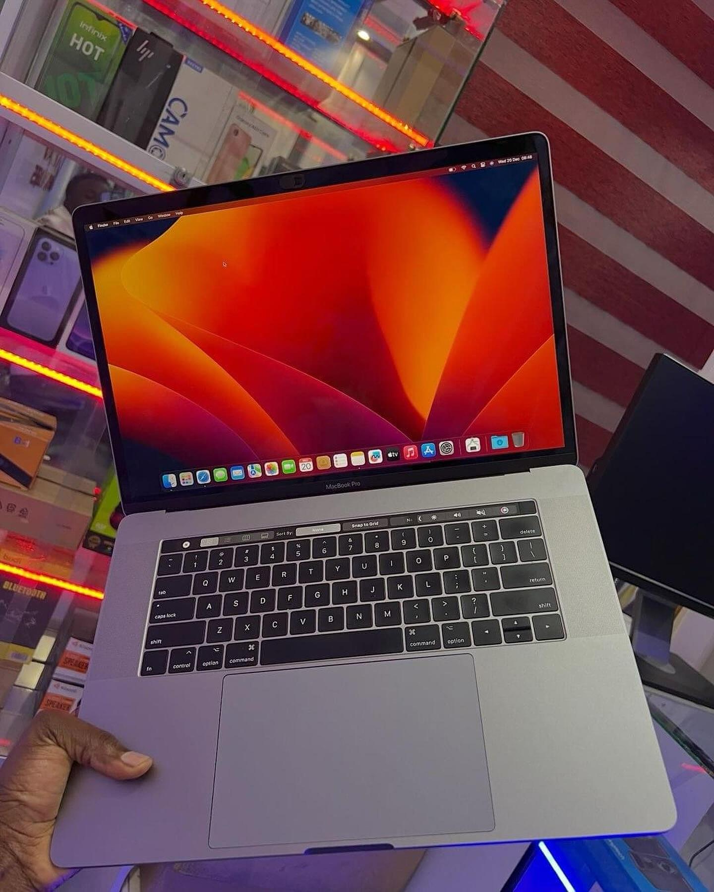 Apple MacBook Pro
