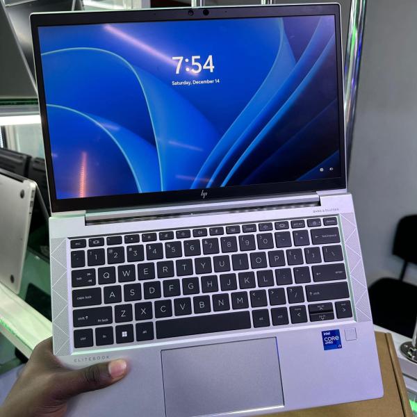 HP EliteBook  830 G8 13.3Notebook FHD 1920x1080 Intel Core i7 1185G7-8GB RAM-512GB Windows 11 Home