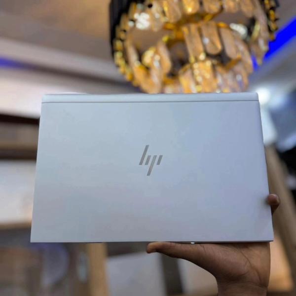 HP EliteBook 830 G8 i7 11th Gen Touch 16/512