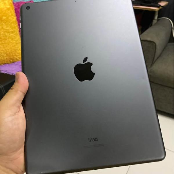 iPad (A2197) 2019 7th Gen 128GB Wi-Fi
