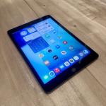 iPad (A2428) 2020 8th Gen Wi-Fi/Cellular