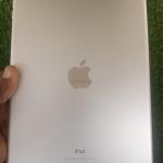iPad (A2428) 2020 8th Gen Wi-Fi/Cellular