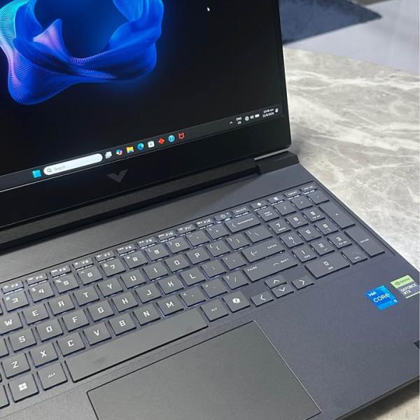 HP Victus 15 i7 13th Gen / 16GB / 1TB / RTX 5060